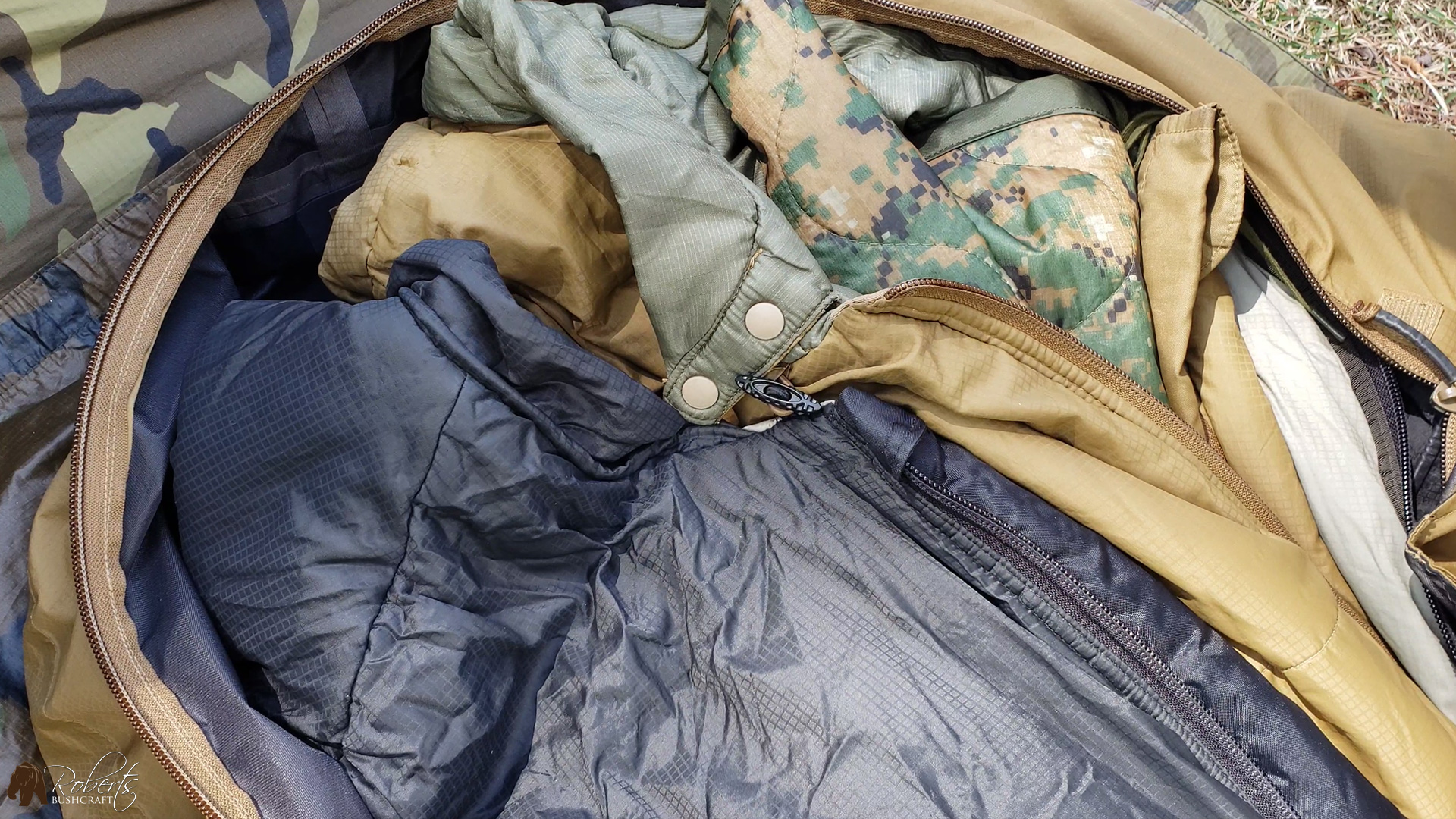 Waterproof sack for bulky sleeping bags